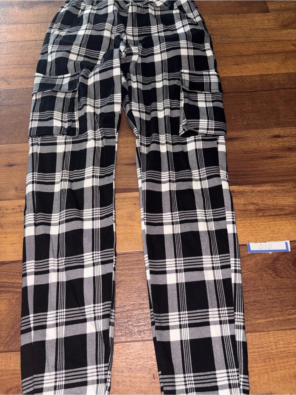 American Bazi Black & White Plaid Cargo Jogger Pants - Size Small women’s